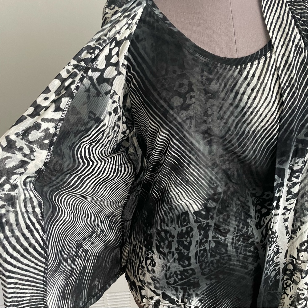 Lynn Richie Silver tank top and matching cardigan set - Picture 7 of 11